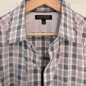 Banana Republic shirt: Never worn, size L, stylish grey & pink checked pattern.